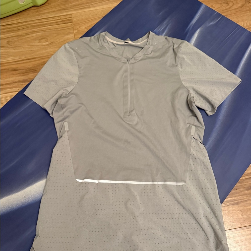 lululemon athletica Gray Fitted zipped Down T Shirt